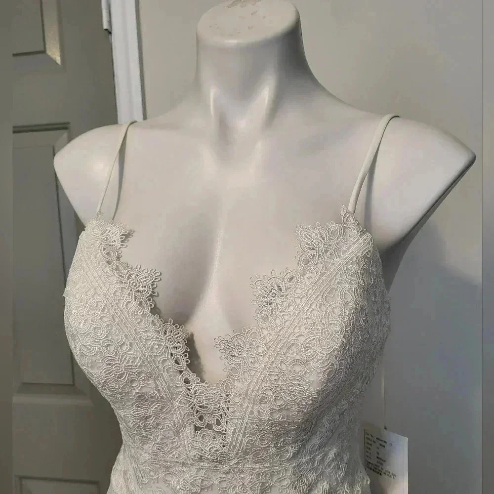 MOONLIGHT Bridal Gown Embroidered Lace and Beading Modern Fairytale Dress(6)NWT